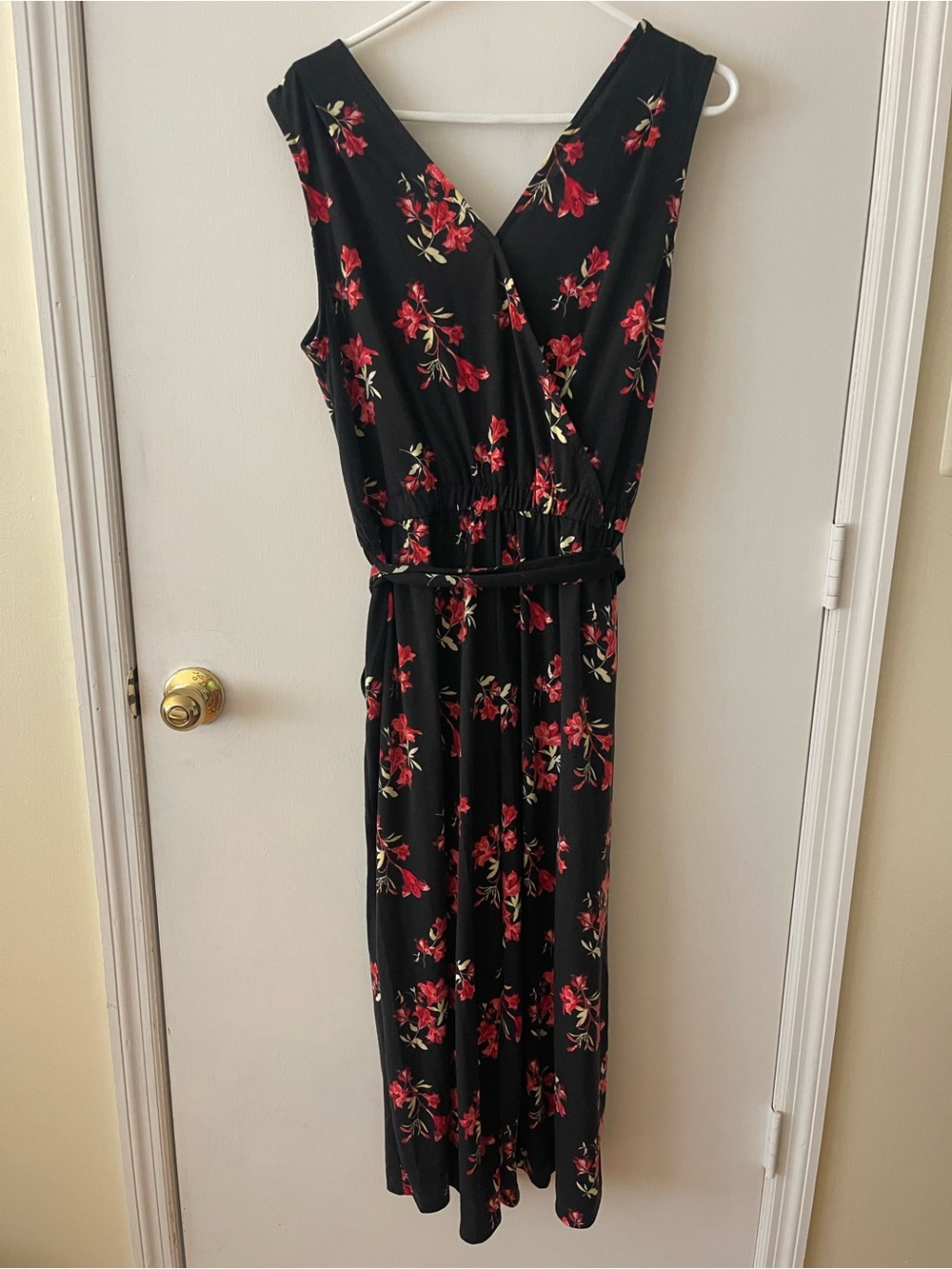 Black Floral Sleeveless V-Neck Pant Jumper